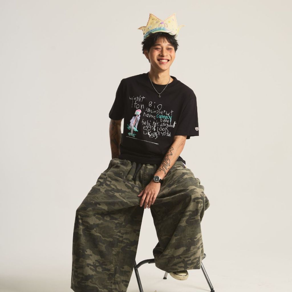 CuteBoy | Queen Cat Bat [Black] T-Shirt เสื้อยืด แขนสั้น ทรงโอเวอร์ไซส์ - รูปที่ 4