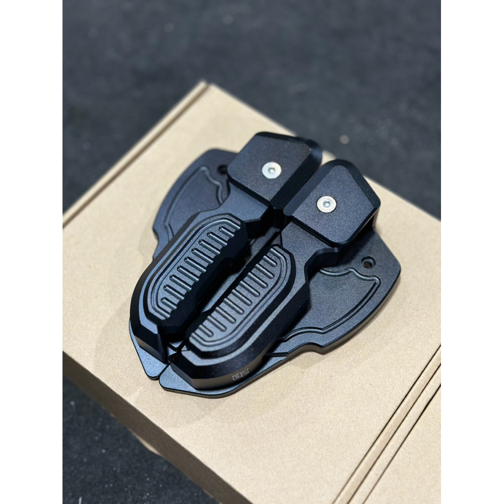 พักเท้าแต่ง BZ New Vespa งาน CNC สำหรับ Vespa รุ่น Sprint150 / Primavera150