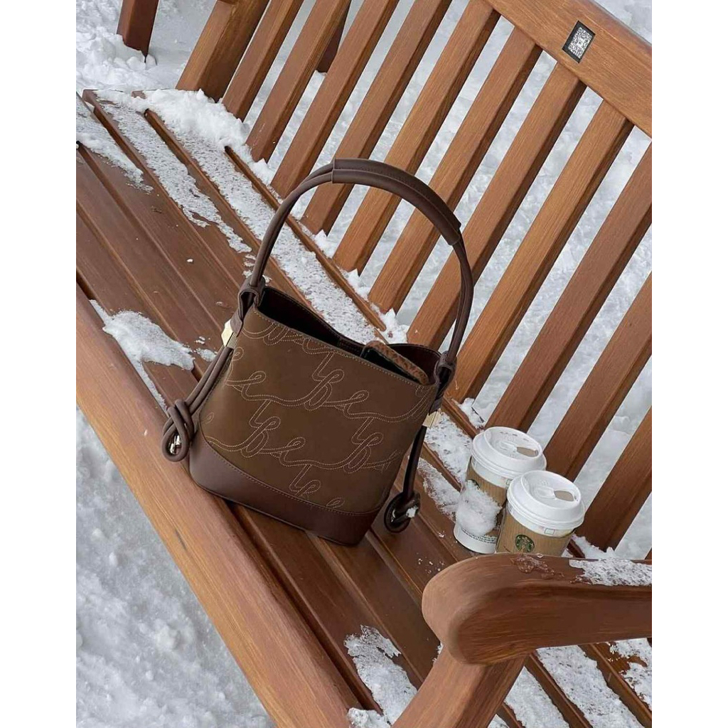 Atreasurebox   🏷️ MOCHA MOUSSE / REGULAR ALL DAY  REGULAR L 20-22 x H 21 x W 12.5 CM