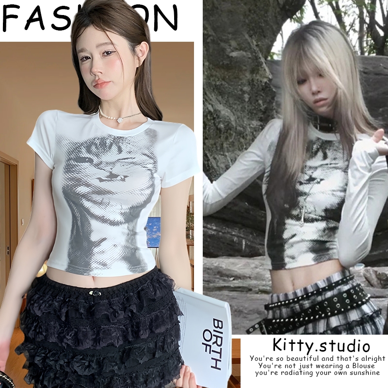 Kitty พร้อมส่ง🐱เสื้อยืดรัดรูปผู้หญิง🐱Y2Kเสื้อครอปท็อป แขนยาว แขนสั้น Croptop พิมพ์น้องแมว ผ้ายืดใส่สาย สวาอ้วนใส่ได้