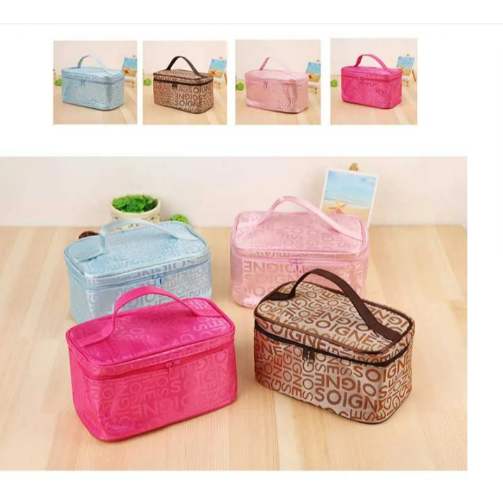 กระเป๋าเครื่องสำอางสำหรับเดินทาง