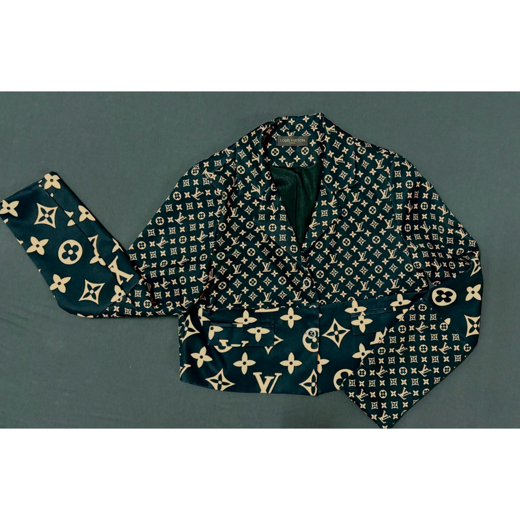 เสื้อสูทสั้นลายLouis Vuitton