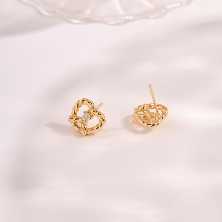 earika.earrings -  twisted pretzel stud ต่างหูเพรทเซลเกลียว ก้านเงินแท้ชุบทอง เหมาะสำหรับคนแพ้ง่าย