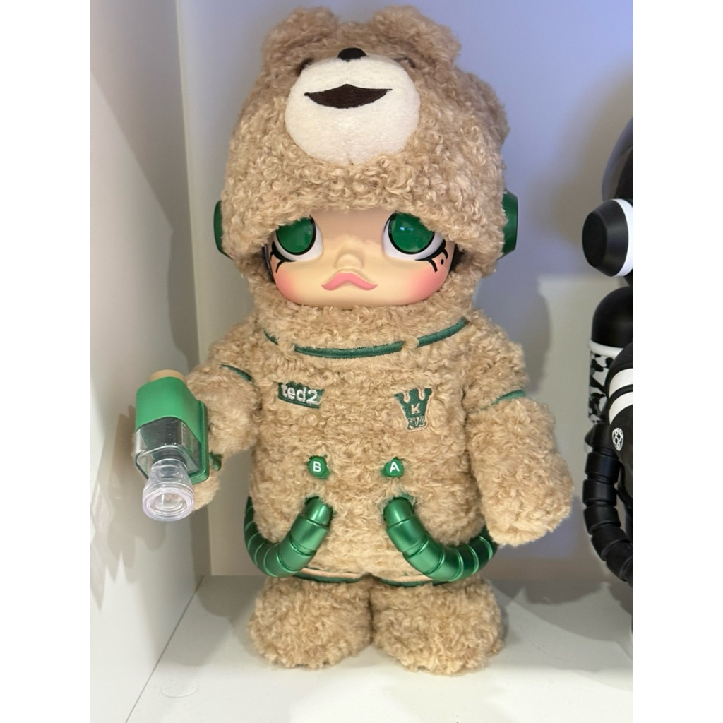 POP MART MEGA SPACE MOLLY 400% Ted 2 มือ2