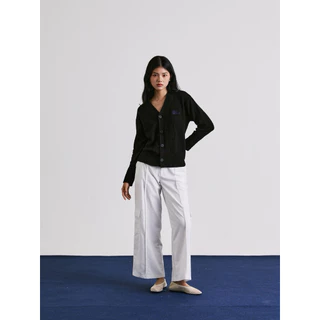 STUDIO UNKNOWN - Sia Knit Cardigan เสื้อหนาว คาร์ดิแกนคอวีตกแต่งลายปักโลโก้