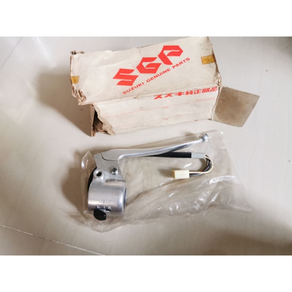 สวิตช์​แฮนด์​ข้างขวา​ชุดใหญ่...SUZUKI​ F50​ F70​ FR50 FR80...แท้ใหม่...