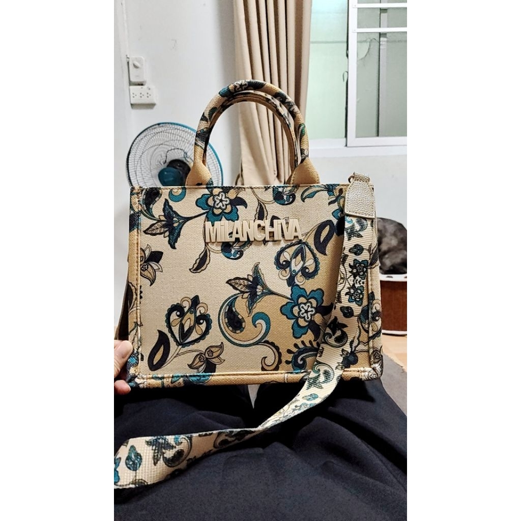 used  ขายต่อกระเป๋า Milan Chiva กระเป๋าถือและมีสายสะพายไหล่ ใหม่มาก อปก.ครบ