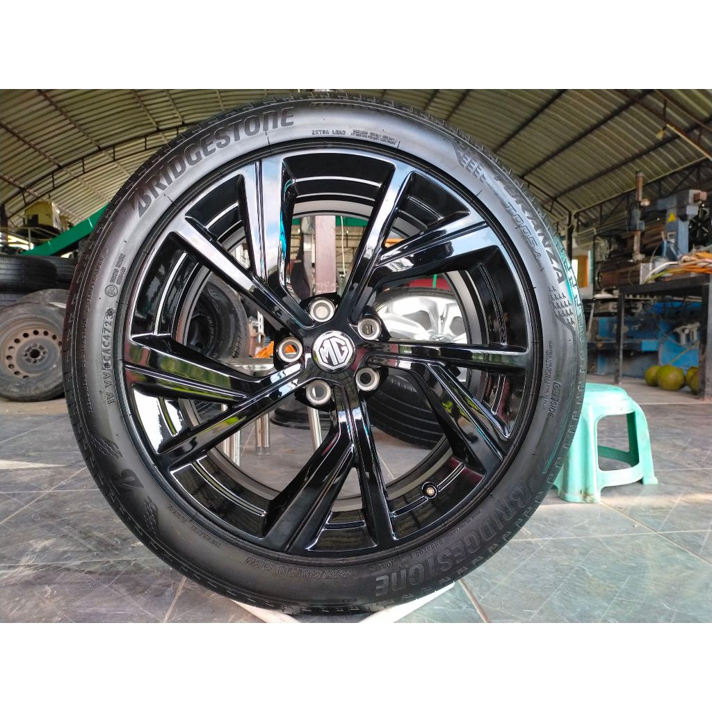 แม็กmg ขอบ18 พร้อมยางบริสโตน 235 45 18 ปลายปี23 ใส่ mg4 mg5 mg zs EV mg ep 5 รู 112
