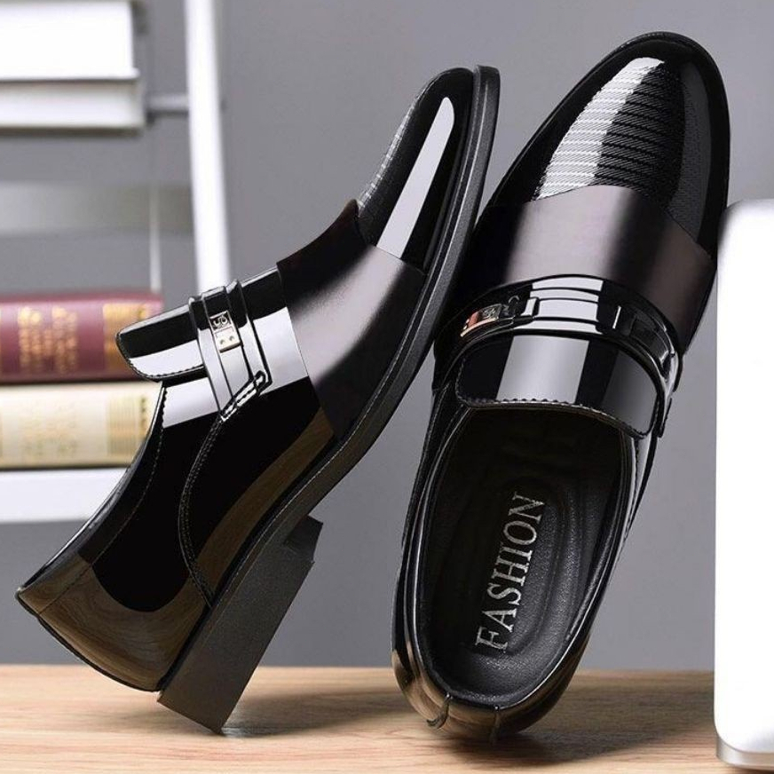 39-45 รองเท้าหนังวัวสำหรับผู้ชาย รองเท้าทางการแบบธุรกิจสไตล์อังกฤษใหม่ พื้นนุ่ม พื้นนุ่ม กันลื่น สำหรับผู้ชาย