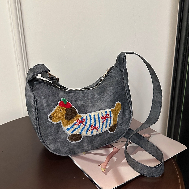 B-2461🔥กระเป๋าสะพายข้าง สไตส์นี้เท่มาก แฟชั่นฤดูใบไม้ผลิ กระเป๋าขนาดใหญ่จุของได้เยอะ รุ่นฮิต เข้ากับทุกการแต่งกาย