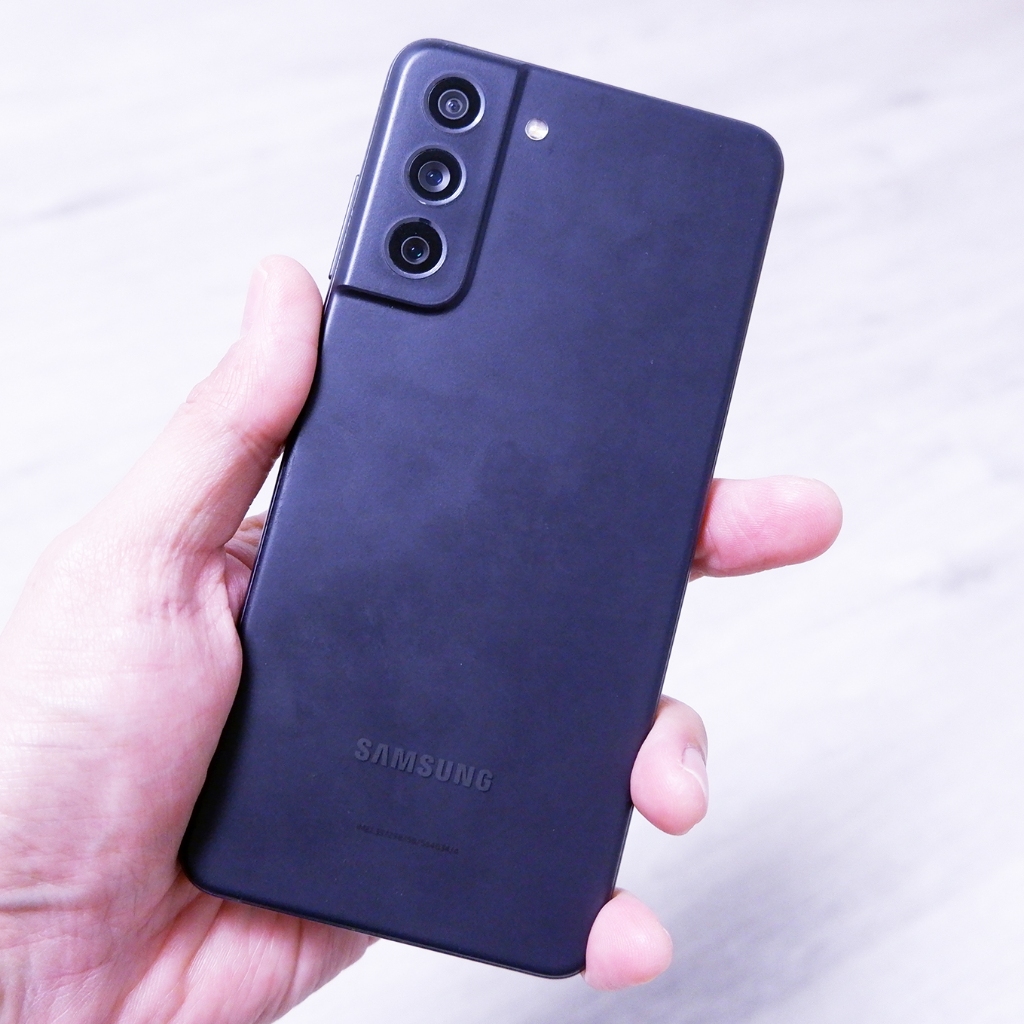 samsung S21 FE (128GB) เครื่องแท้ศูนย์ไทย มือสอง สีดำ