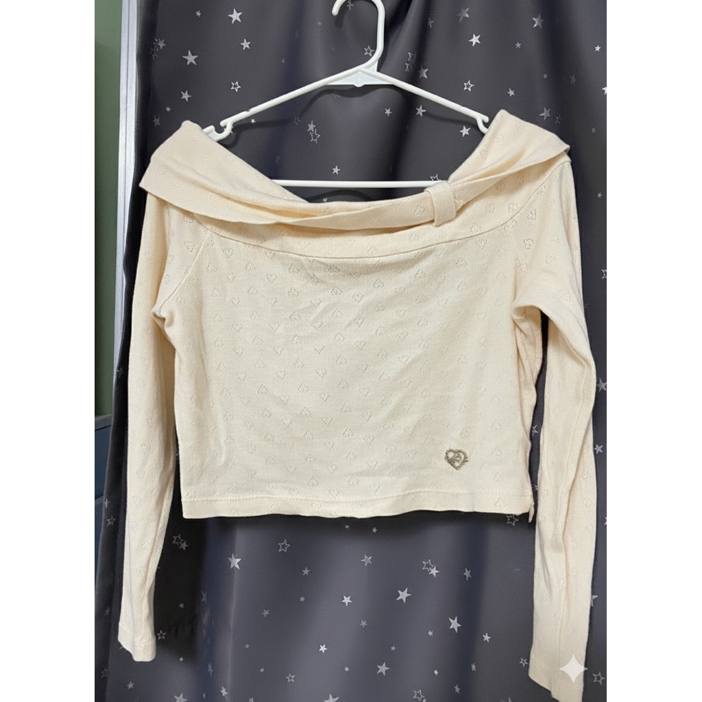 Rika ถังหูลู่ปาดไหล่ สีครีม ลายหัวใจ Rika