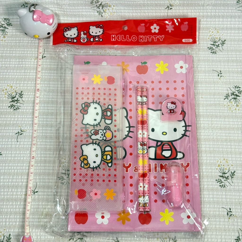 set เครื่องเขียน #sanrio 🍎