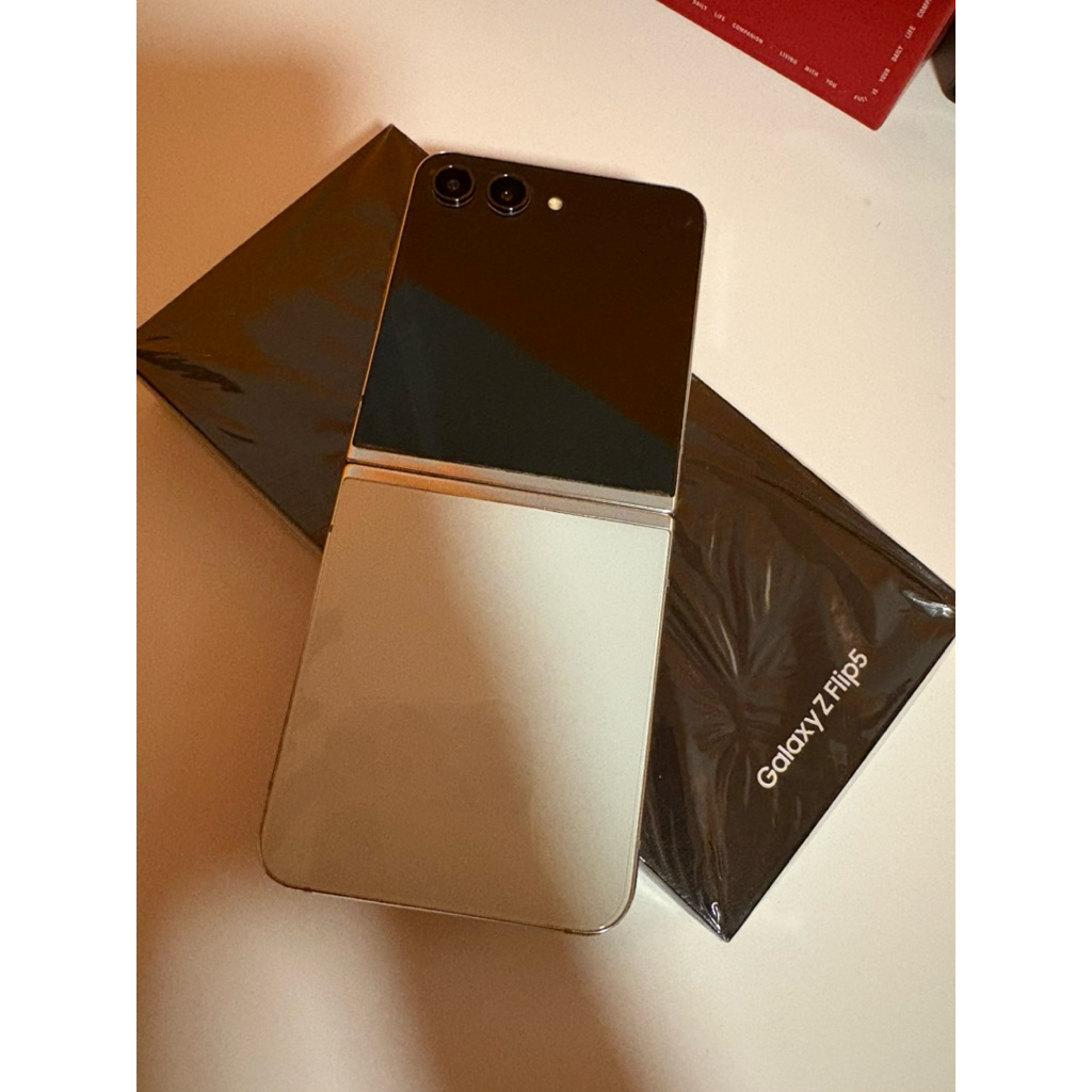 มือถือ Samsung Galaxy Z Flip 5 มือสอง สี Mint