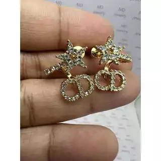 พร้อมส่ง ล็อตใหม่ ต่างหูดาวฝังเพชร งานพรีเมี่ยม ทองเหลือง ก้านเงิน925 ไม่แพ้ เป็นมิตรต่อผิว