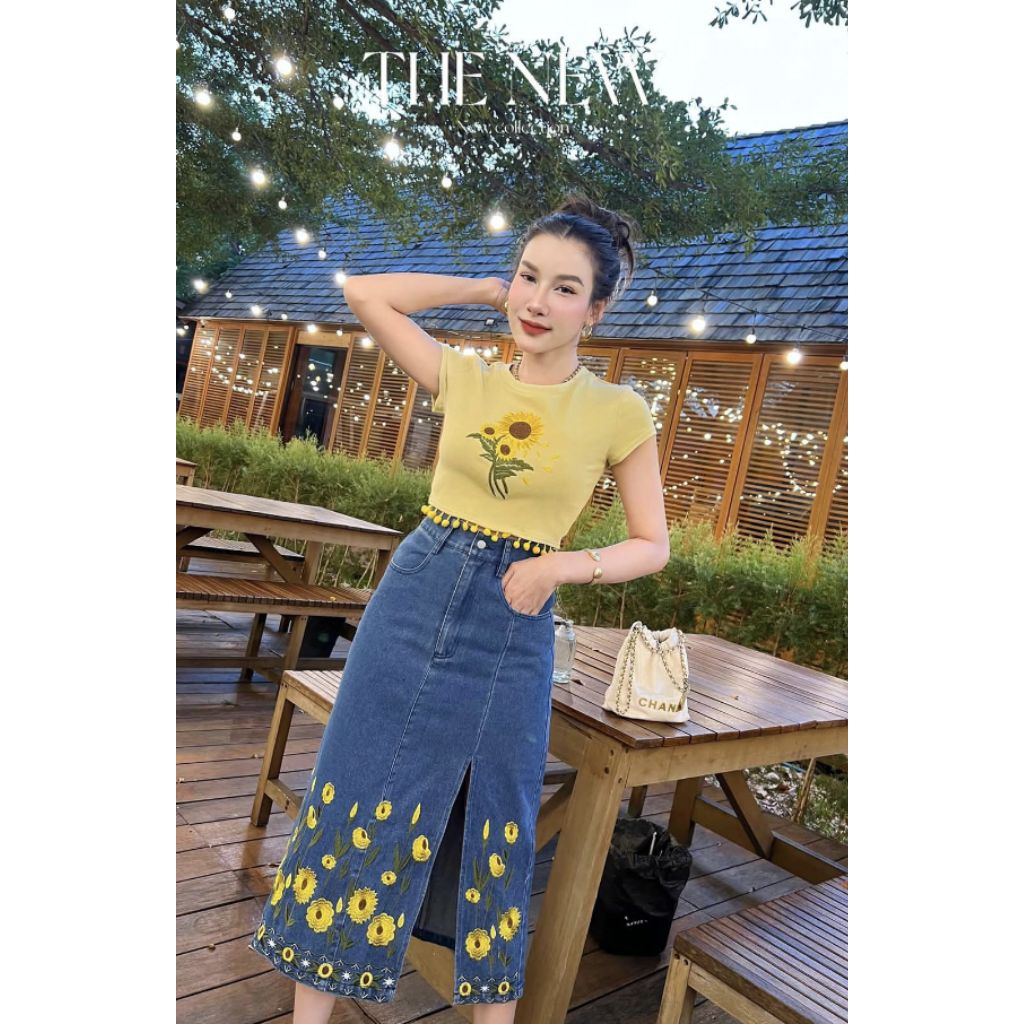 jidapa style ป้าย VG ชุดเซ็ทเสื้อ+กระโปรงยีนส์ปักดอกไม้  มือ 1 size S