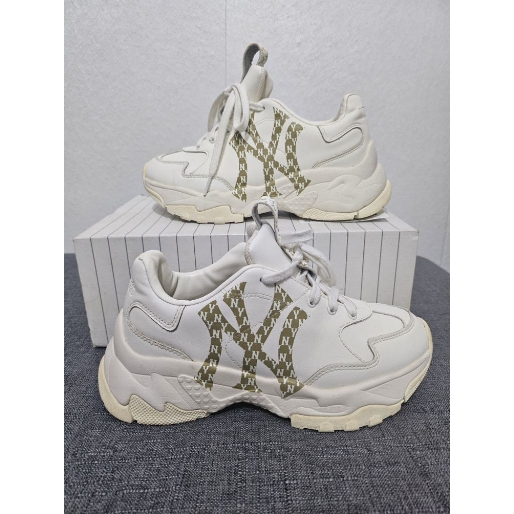 รองเท้าผ้าใบMLBมือสอง