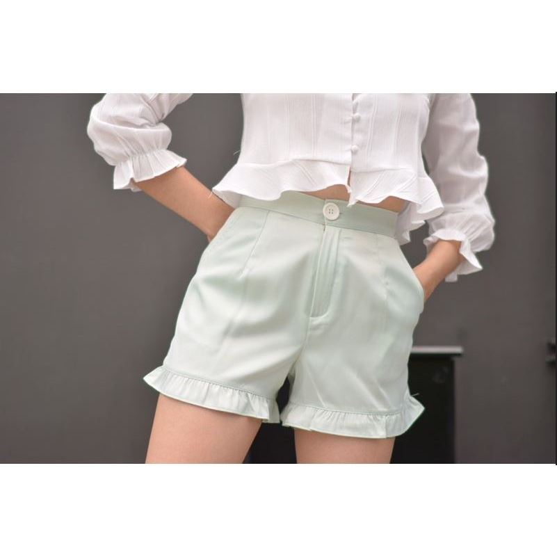 **[S-XL] Rosy pants กางเกงขาสั้นผ้าซาติน แต่งดีเทลระบายปลายขา มีกระเป๋าข้างเข้ารูป - PIMWAAR