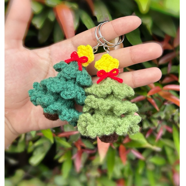 พวงกุญแจ:ที่ห้อยกระเป๋า ต้นคริสต์มาสไหมพรม🌲🎄