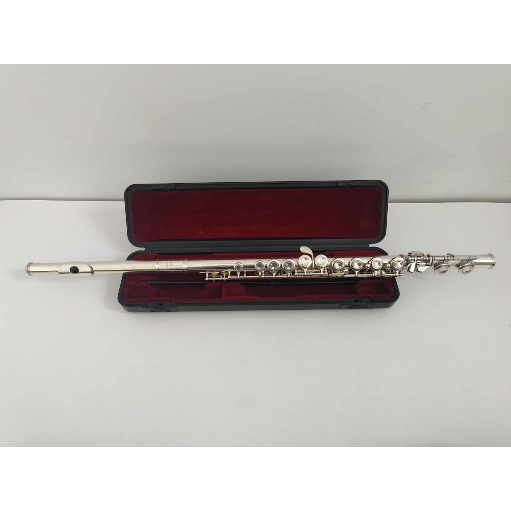Yamaha Flute  221SII ฟลูทยามาฮ่า รุ่น  221SII (Silver  Plated) มือสองของแท้ made in japan