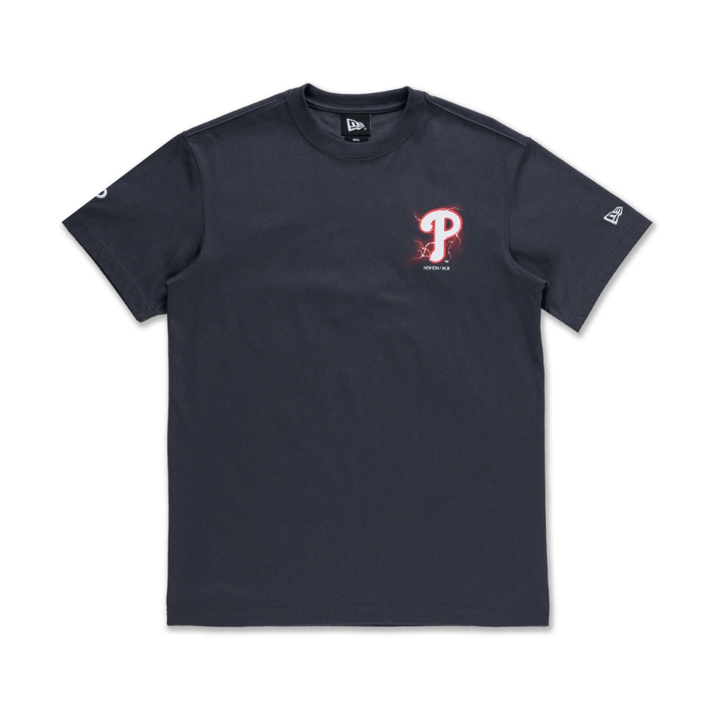 New Era เสื้อยืดแขนสั้นรุ่น Philadelphia Phillies Rebellious Resistance Graphite Short Sleeve T-Shir