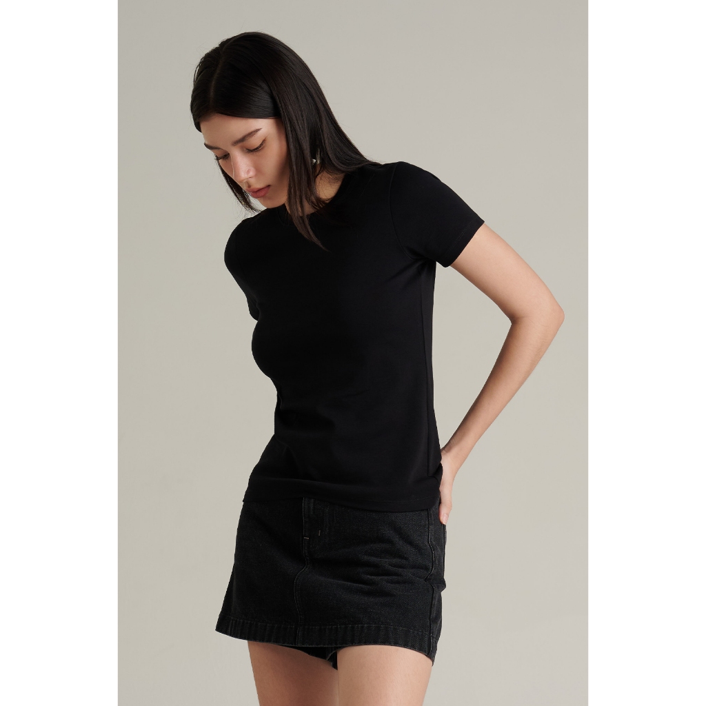 Mc JEANS (แม็คยีนส์) Online Exclusive เสื้อยืดผู้หญิง เสื้อยืดแขนสั้น ทรงสลิม Slim Fit T-Shirt  มีให้เลือก 3 สี MTTZA58
