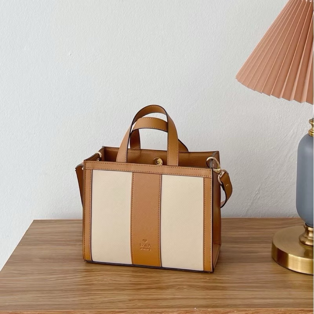 ส่งต่อกระเป๋า แบรนด์ EZTRA MINI KAMILA สี HONEY & CREAM