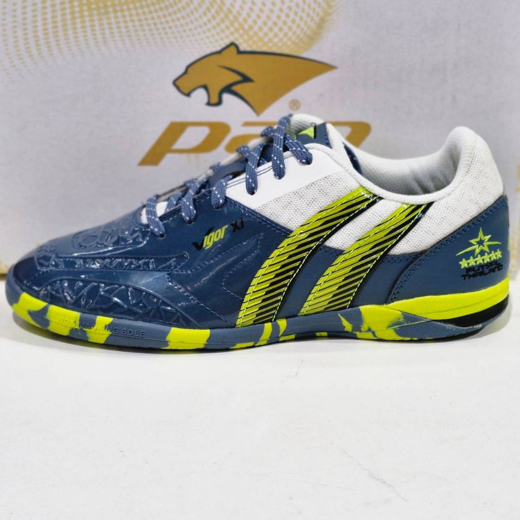 รองเท้าฟุตซอลPAN 𝑵𝒆𝒘 𝑪𝒐𝒍𝒍𝒆𝒄𝒕𝒊𝒐𝒏 VIGOR XI MICROFIBER PF-14R2-EY ของเเท้100%จากเเบรนด์ #พร้อมส่ง
