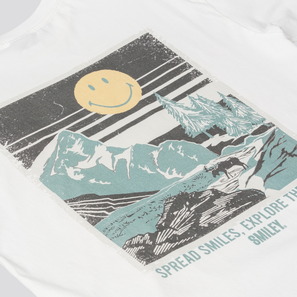 SMILEY®WOODLAND WHITE GRAPHIC T-SHIRT — صورة 4