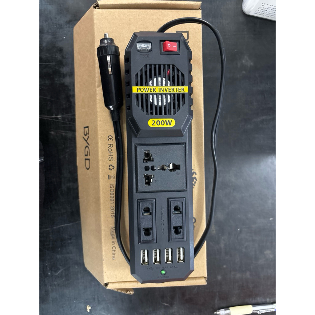 อินเวอร์เตอร์ขนาดเล็กแบบใช้รถยนต์12vdc to 220vac