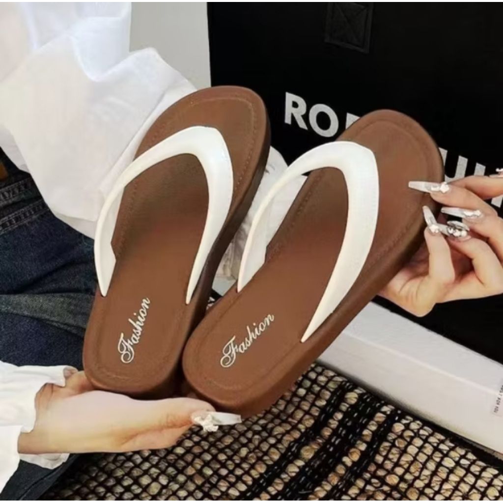 รองเท้าผู้หญิงมือสอง
