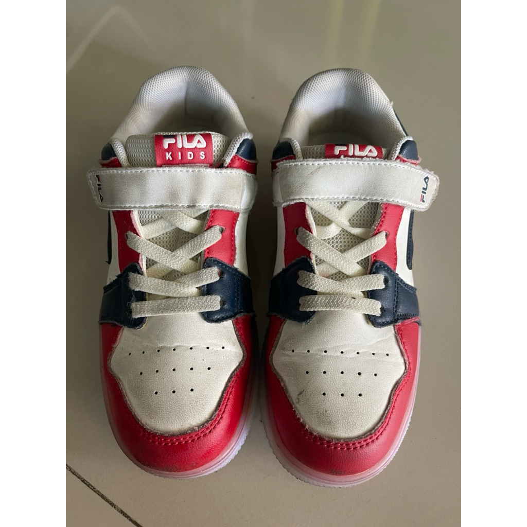 รองเท้าเด็กผู้ชายมือสอง fila kids shoes