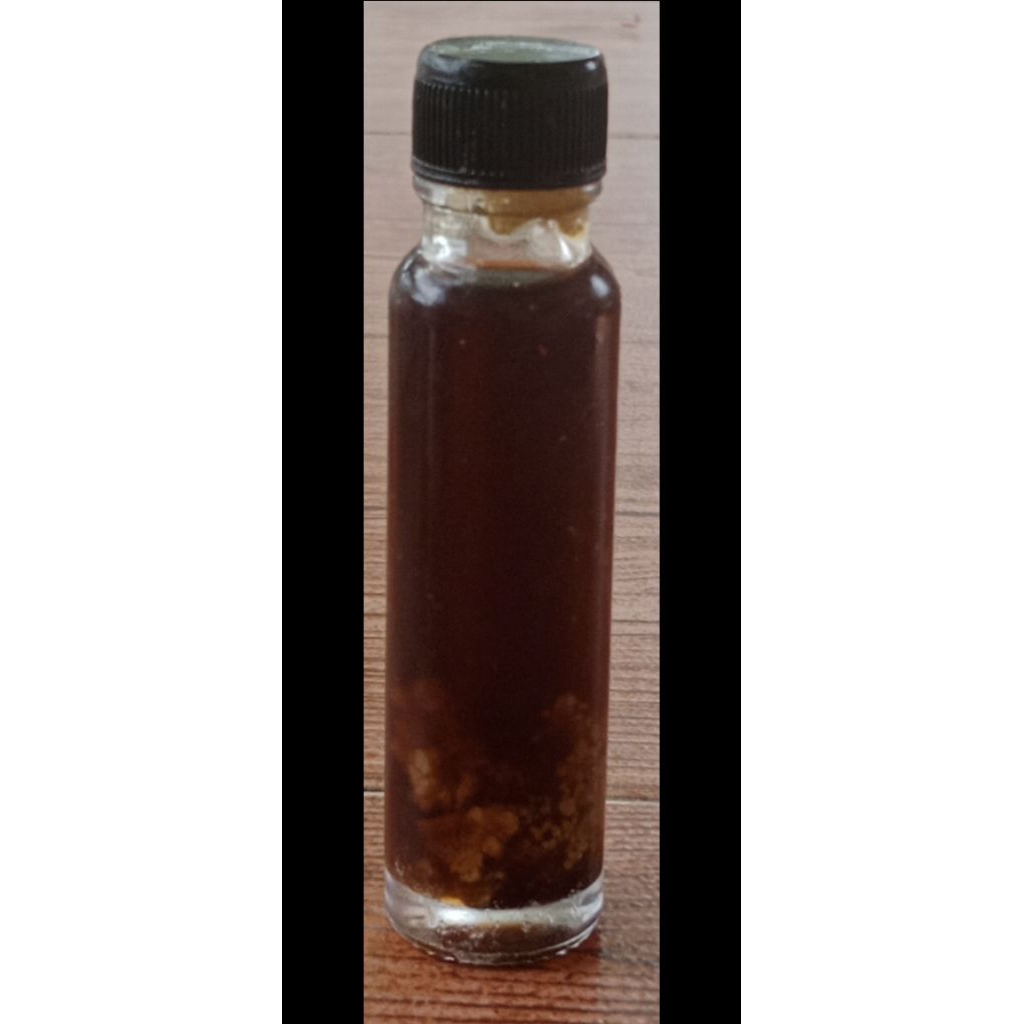 น้ำมันนวด/น้ำมันกูรัมแท้100%/สูตรเลียงผาแท้ว่าน108ชนิด รักษาแผลไฟไหม้น้ำร้อนลวกและการเชื่อมของกระดูก