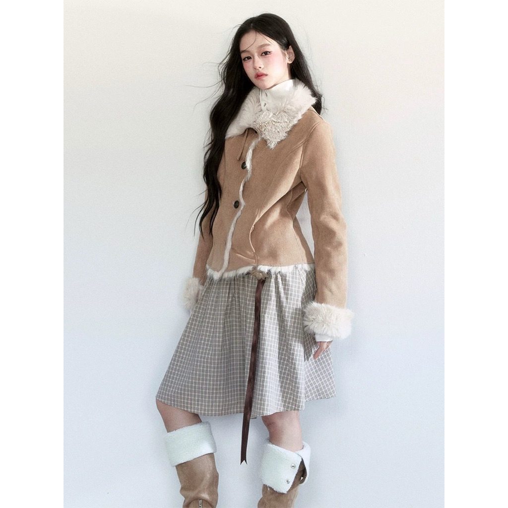 preorder✈️ fragile heart 💗🫶🏻✨ เสื้อแจ็คเก็ตกันหนาว บุขนด้านใน เป็นเฟอร์ๆช่วงปกกับแขน คือสวยตาแตก เรื