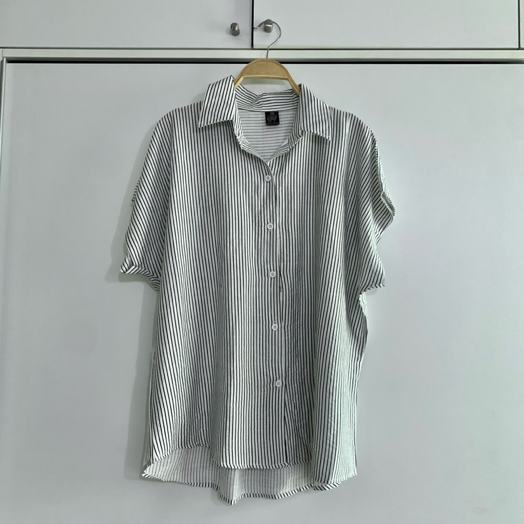 TK4 เสื้อเชิ้ต ผู้หญิง คอปก ลายริ้ว แขนสั้น ผ้าสลาฟพิมลายริ้ว เนื้อดีมาก หน้าผ้า 48 นิ้ว