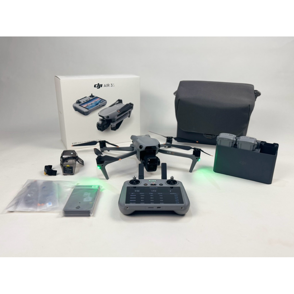 ส่งต่อโดรน DJI AIR 3S  Fly More Combo (DJI RC2) ใหม่มากสภาพ 100%