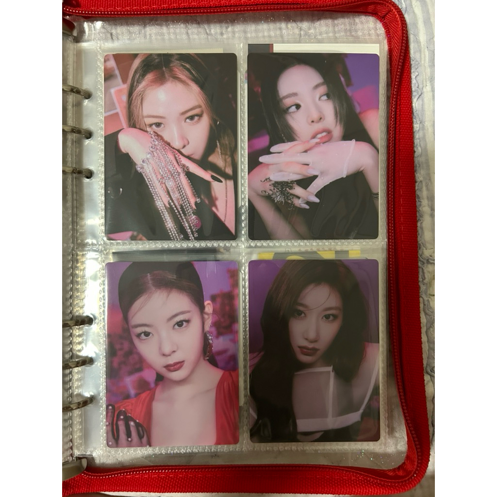 การ์ด ITZY Guess Who Limited Edition