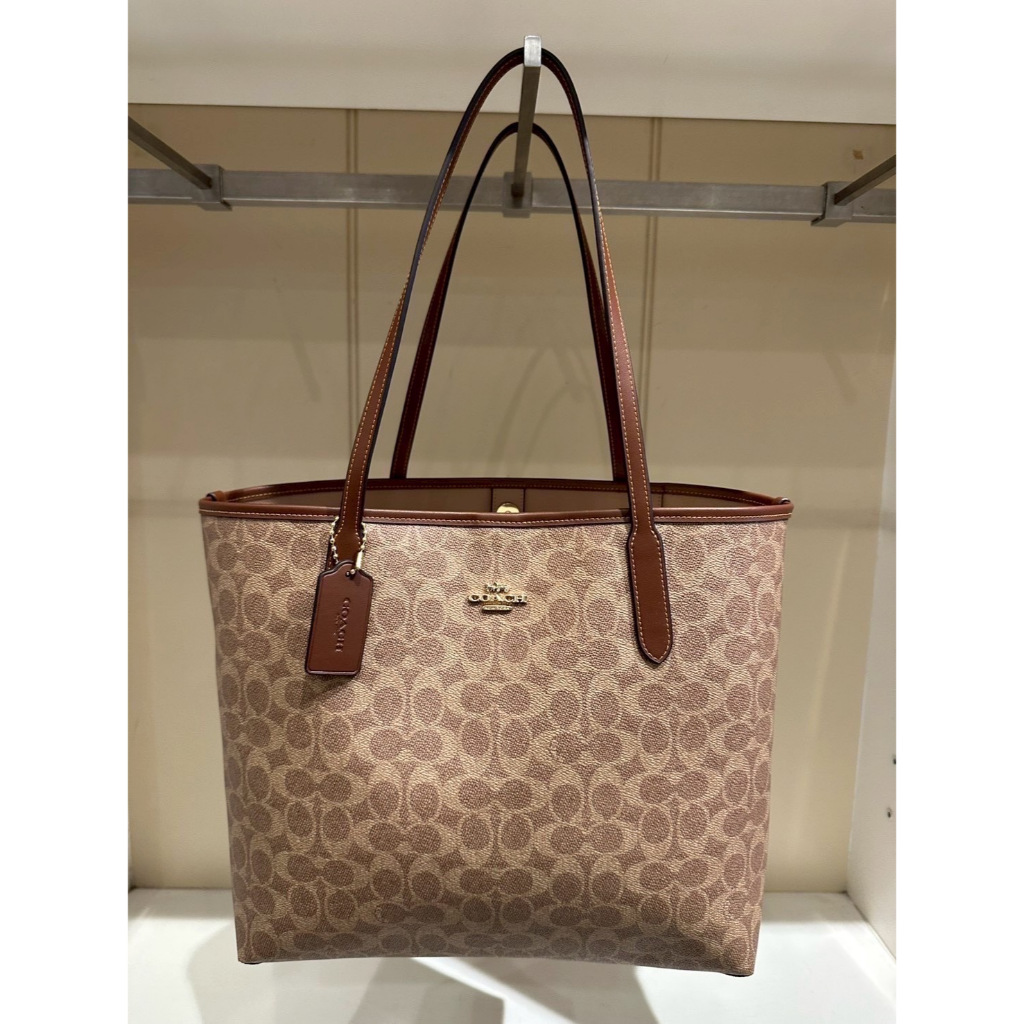 ✨พร้อมส่งในไทย ของแท้ 100 % ✨ กระเป๋า COACH CV976 Coach City Tote Bag In Signature Canvas