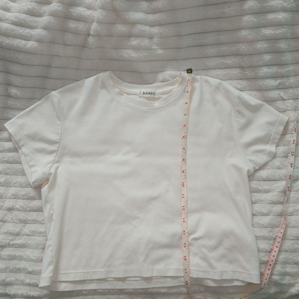 เสื้อผ้ามือสอง(แบรนด์14days baby tee ไซส์xl)