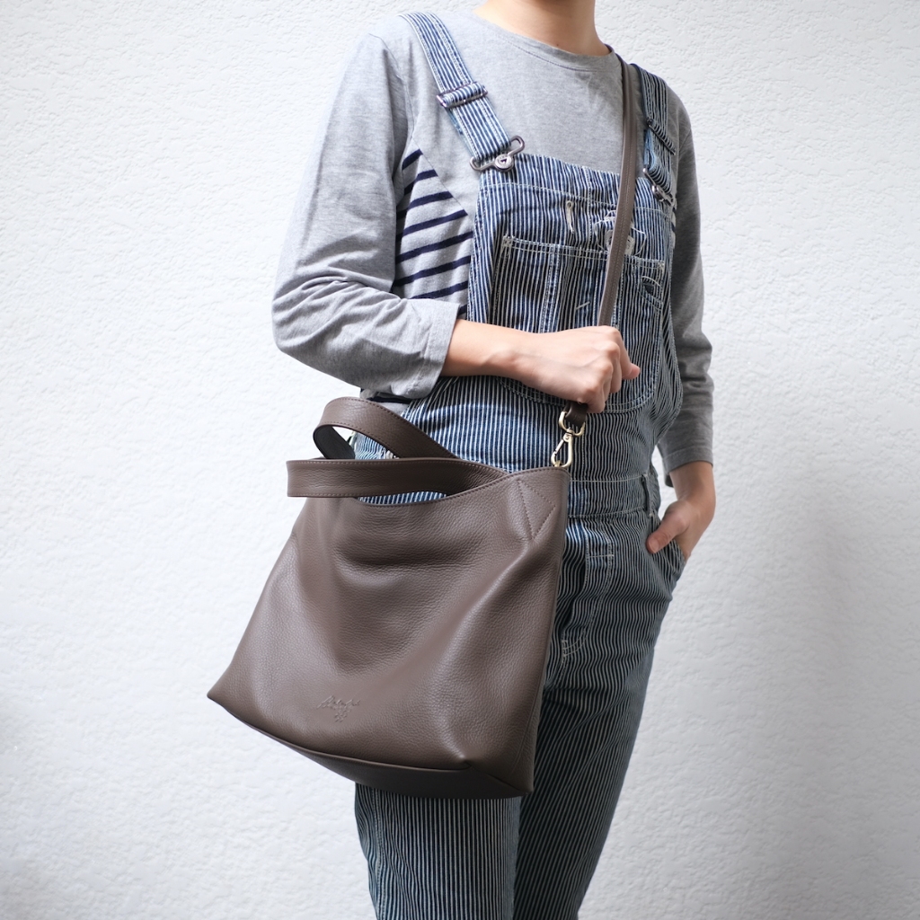 🔥พร้อมส่ง!! กระเป๋าสะพายหนังวัว หนังนุ่ม ขึ้นไหล่ได้ ใส่ iPad 11" ได้สบาย 🔥🔥 Hoshi Hatsukoi Bag