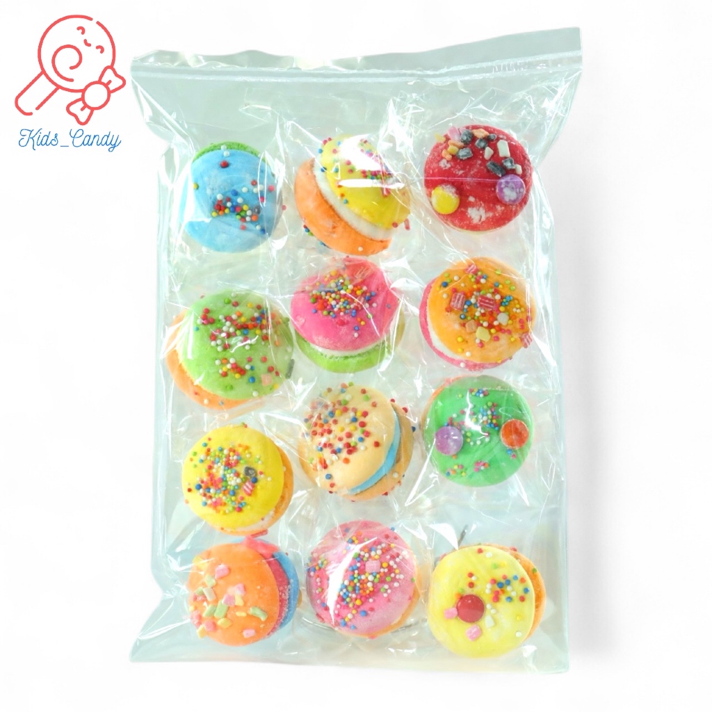 ขนมมาร์ชเมลโลว์เสียบไม้ มาการอง โรยหน้า ด้วยช็อกโกแลต เคลือบน้ำตาล คละสี  (MACARON)