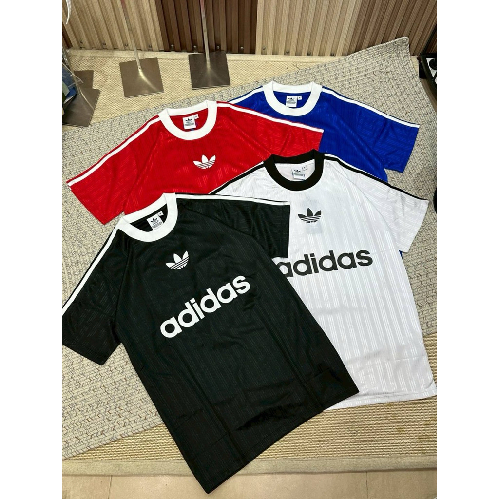 📕🖤เสื้อ Adidas adicolor tee แขนสั้น เนื้อผ้าดี มีป้ายห้อย มีให้เลือกถึง4สีนะคะ s.m.l.xl สินค้าพร้อมส่งนะคะ📕🖤