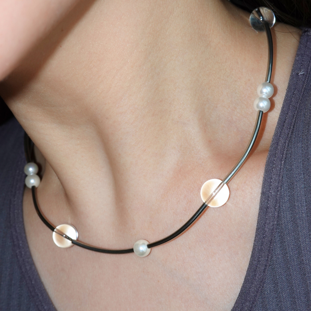 Beaming.bkk - Clear Quartz + Mother of Pearl Necklace สร้อยคอหินมงคลควอตซ์ใสไข่มุก