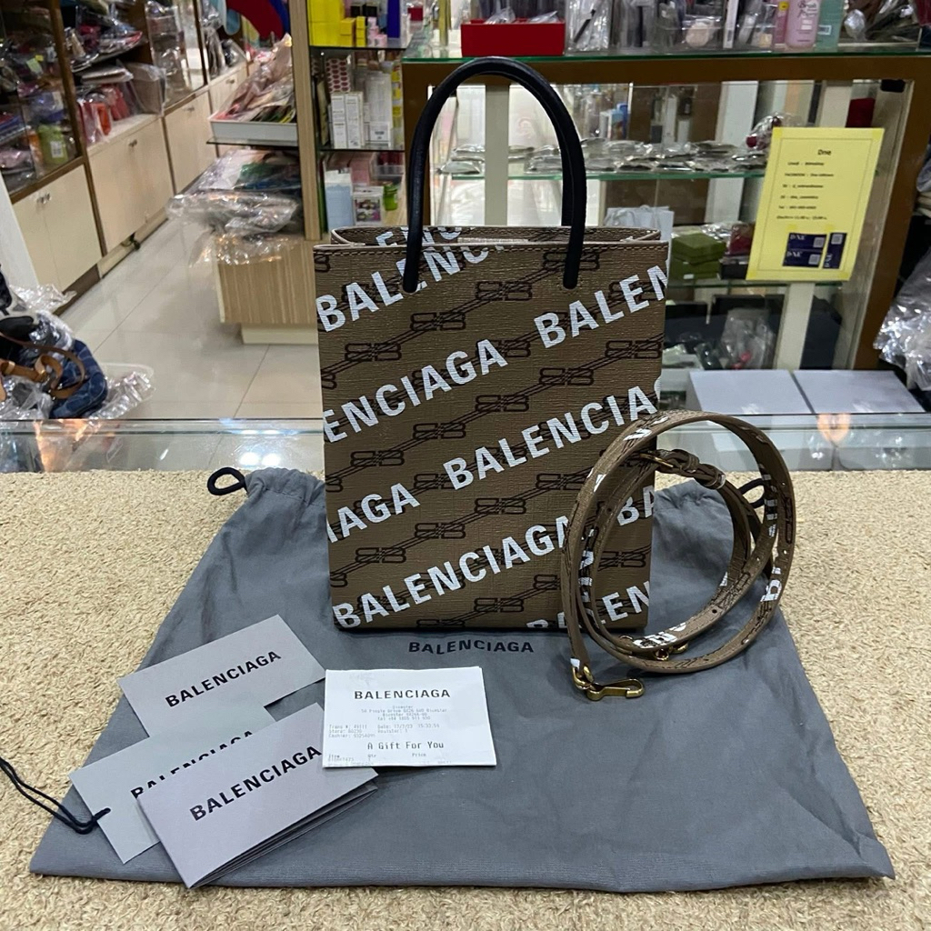 Used Like New #balenciaga  อปก การ์ด ถุงผ้า สาย 🧧🧧 16,900฿   "DNE UDTOWN"