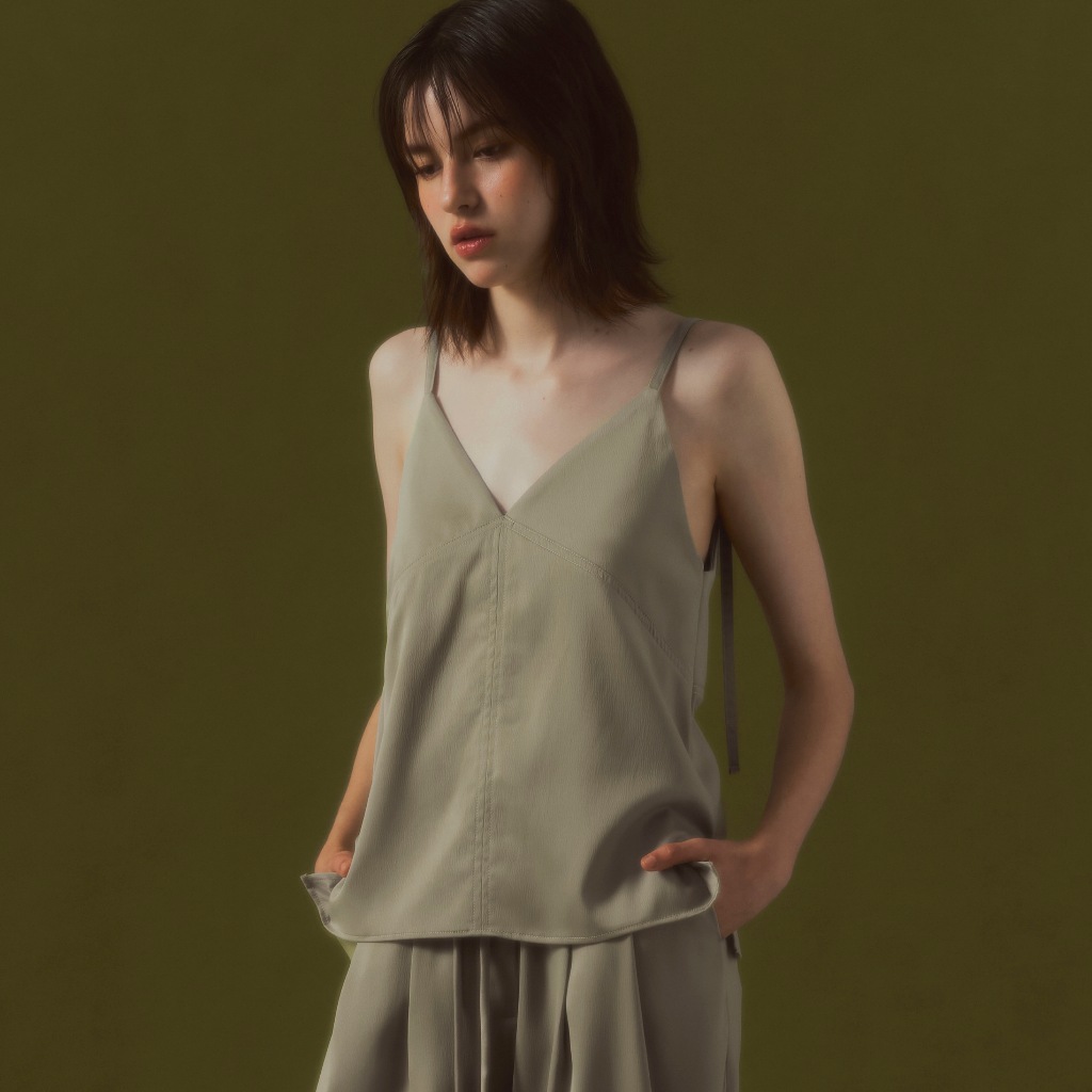 COWORKER - Satin Camisole เสื้อคอวีสายเดี่ยว ปรับสายได้