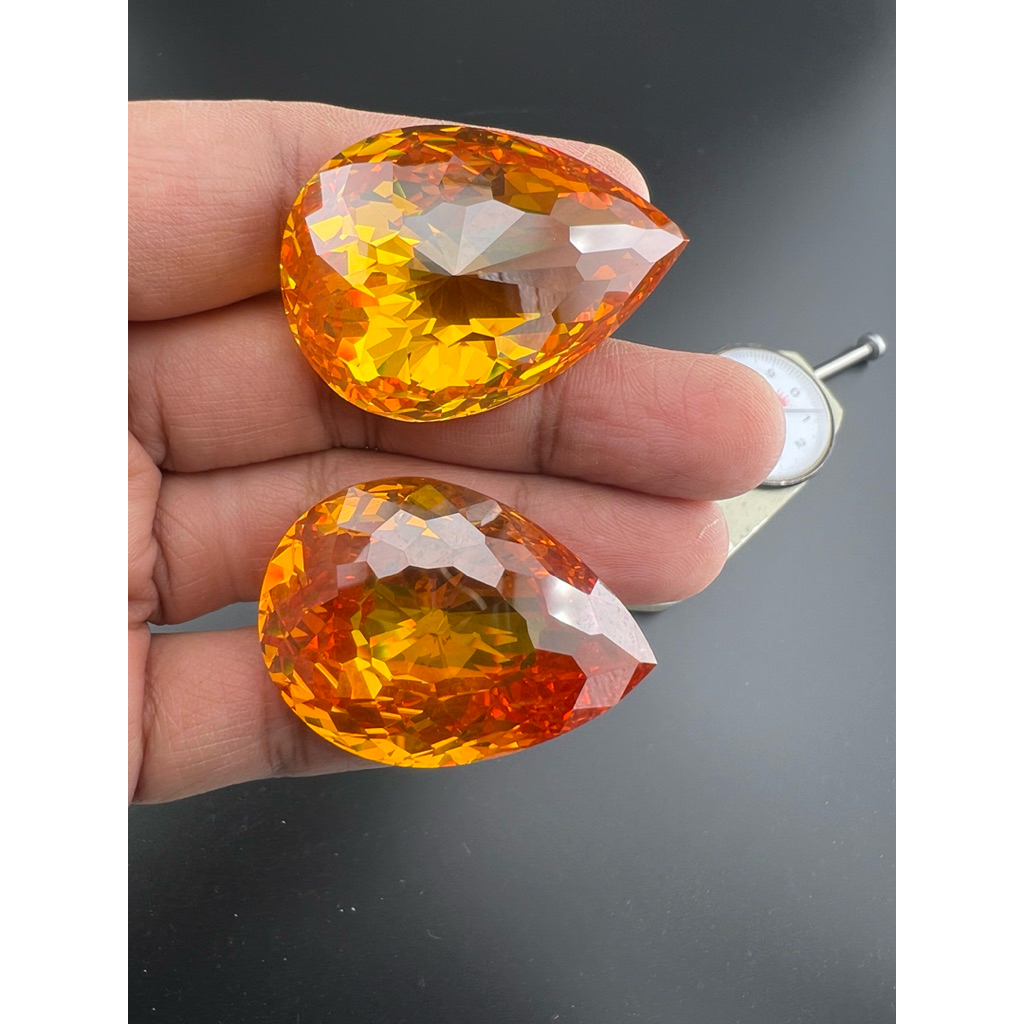 CZ YELLOW 20x30mm weight 99 กะรัต (carats )แพซ CZ เพชรรัสเซีย เนื้อแข็ง พลอย cubic zirconia น้ำหนัก (1 เม็ด ) ขนาด แพซ