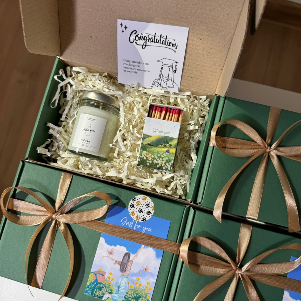 Gift box G58 ของขวัญเทียนหอม 60 ml ฝาเงิน กล่องสีเขียว ของขวัญรับปริญญา ของขวัญปัจฉิม