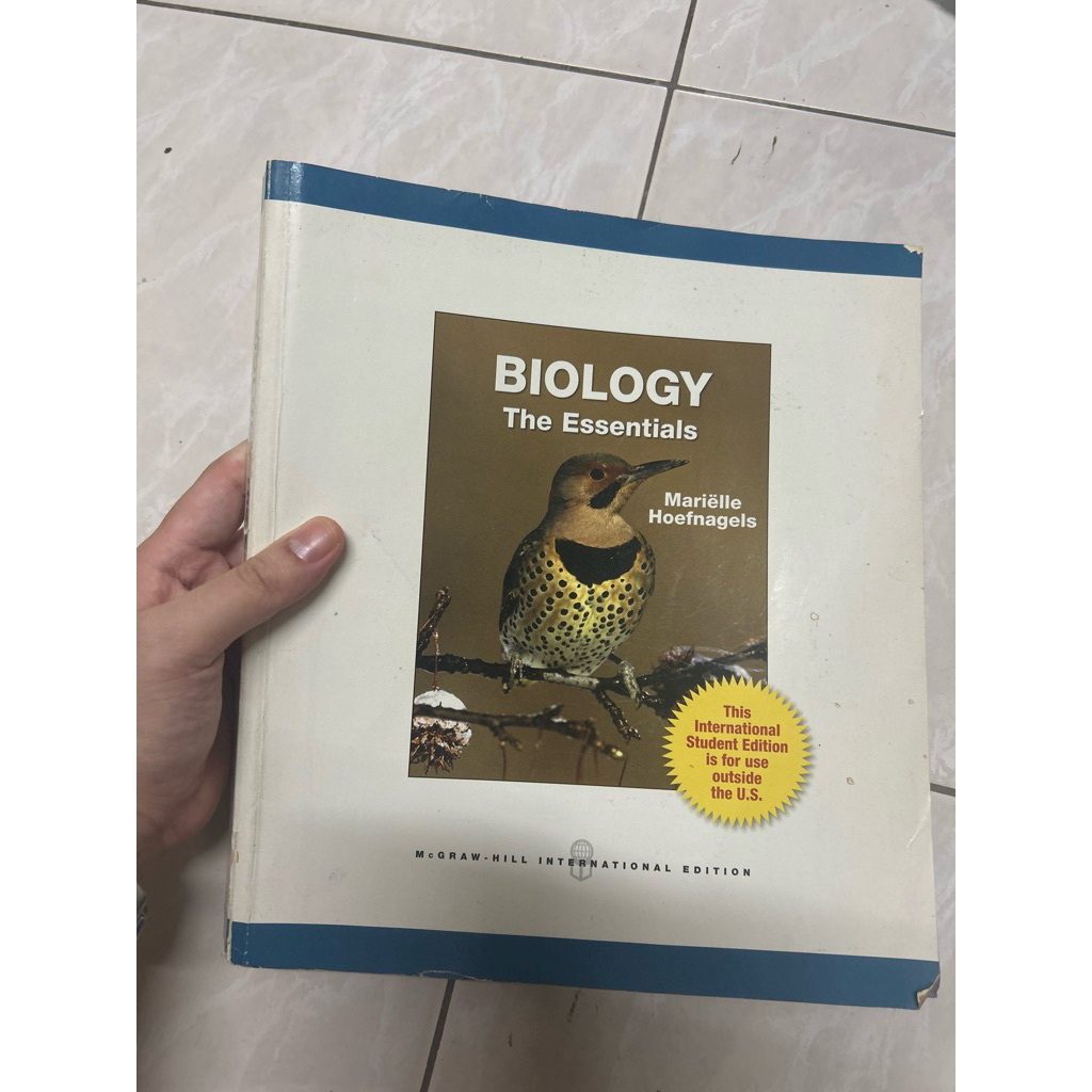 biology the essentials มือสอง