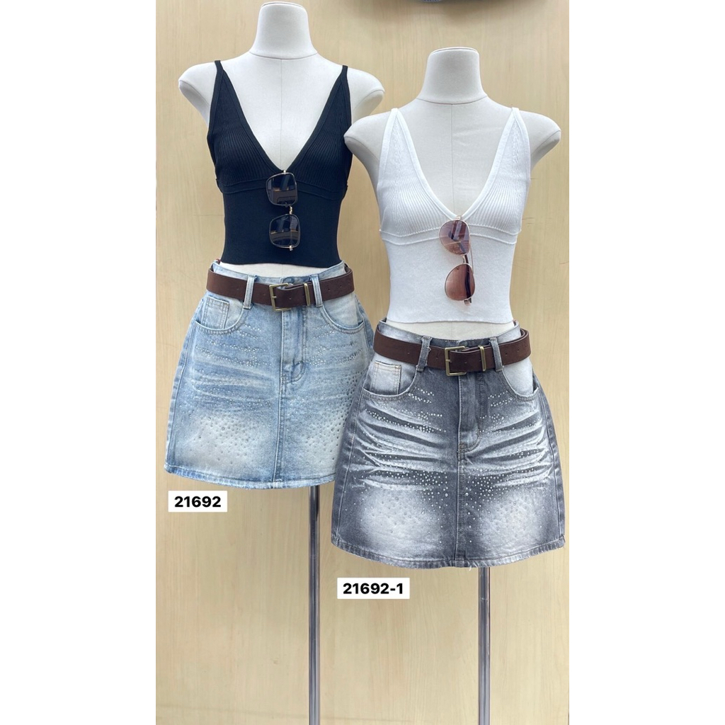 กระโปรงสั้นทรงสวยแต่งเฟสได้สวยมากมีซับในให้ด้วยคร่าผ้าไม่ยืด