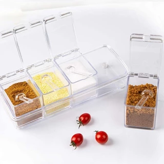 [พร้อมส่ง] กระปุกเครื่องปรุง 4 ช่องพร้อมฐานและช้อนกล่องอะคริลิคใสภาชนะปรุงรสในครัวเรือนเกลือกล่องเครื่องปรุงรสใส